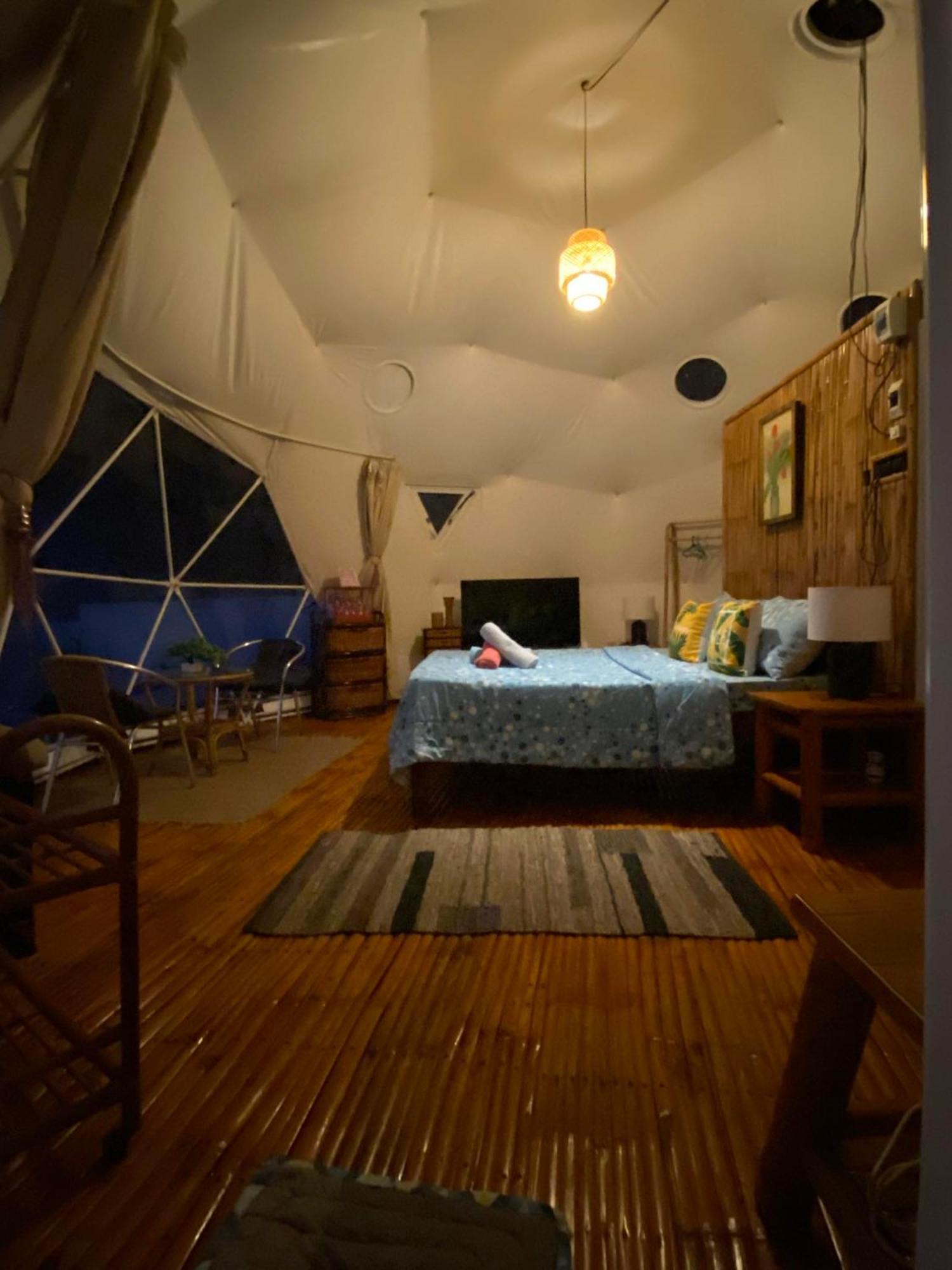 Glamping Dome Dauin Beach Resort Esterno foto